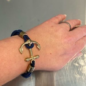 Anchor bracelet